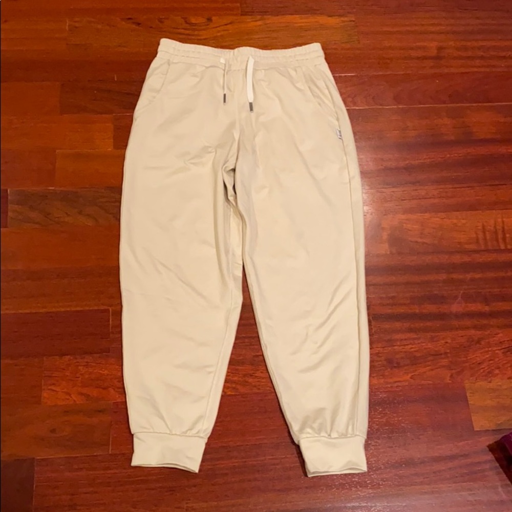 Feat Roam Joggers Oatmilk
